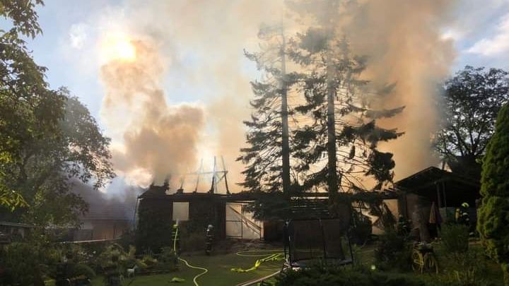 Požár stodoly a obytného domu na Táborsku napáchal škodu za 1,5 milionu korun